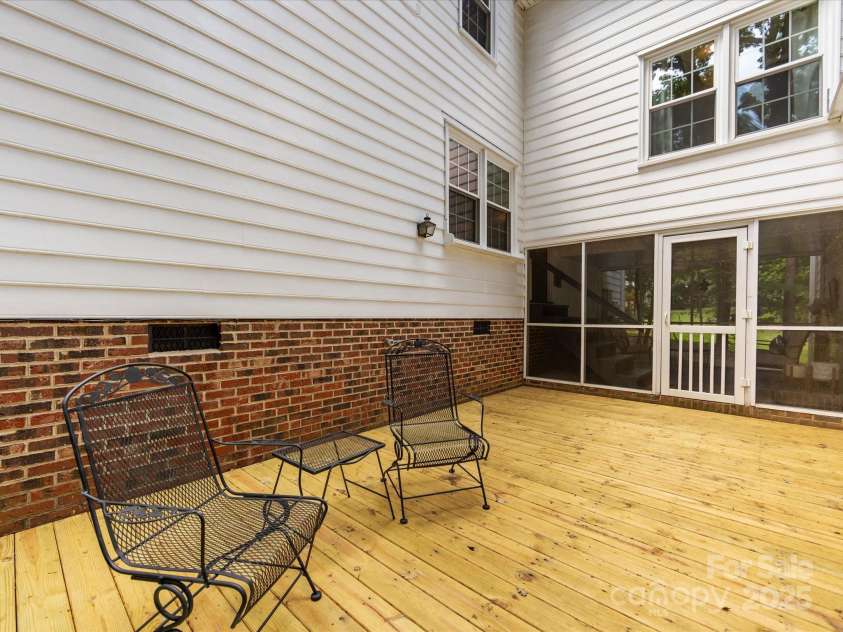 1119 Holleybank Drive, Matthews, NC 28105.  MLS# CAR4273481, YatesRealty ID 23802. 