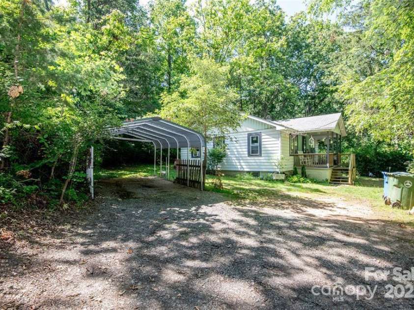 47 Campground Road, Asheville, NC 28805.  MLS# CAR4276205, YatesRealty ID 23803. 