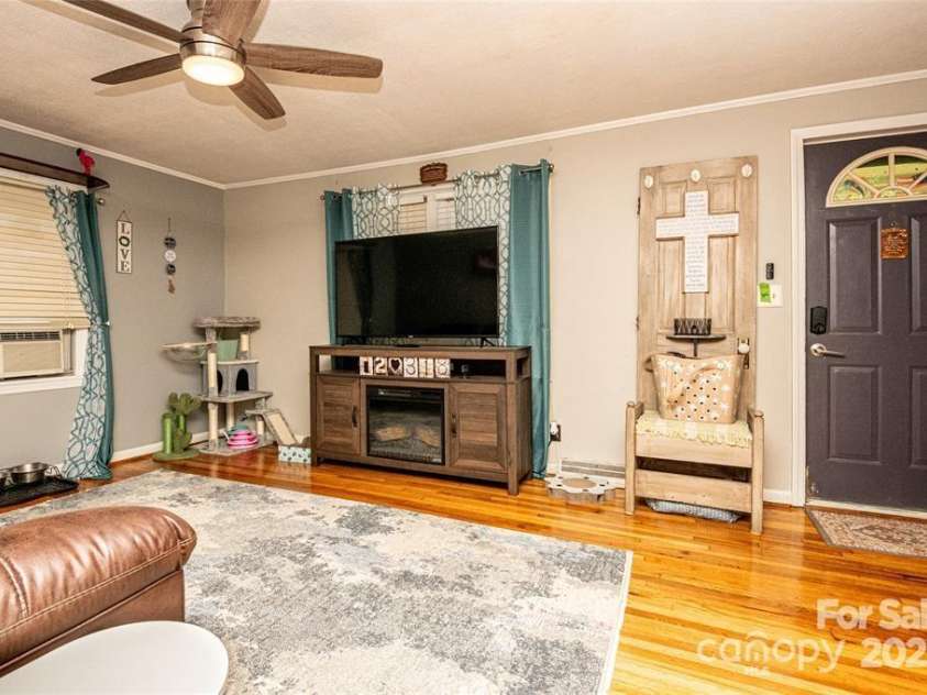 47 Campground Road, Asheville, NC 28805.  MLS# CAR4276205, YatesRealty ID 23803. 