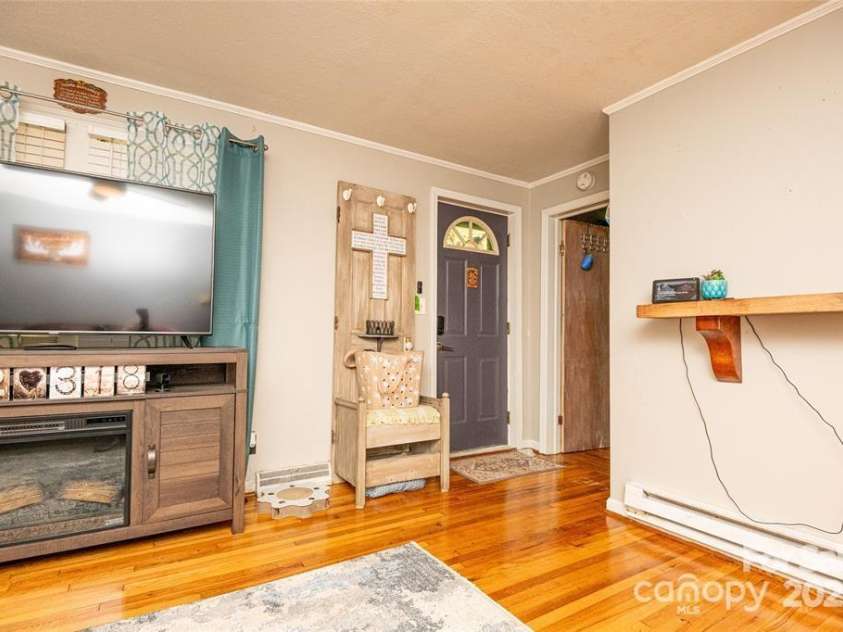 47 Campground Road, Asheville, NC 28805.  MLS# CAR4276205, YatesRealty ID 23803. 