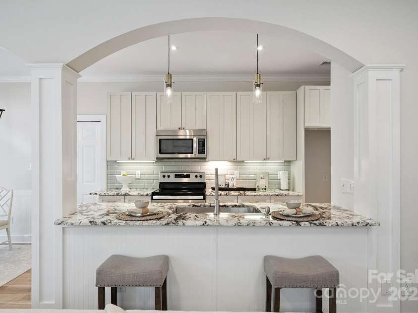 20444 Greenway Heights Drive, Cornelius, NC 28031.  MLS# CAR4274002, YatesRealty ID 23805. 