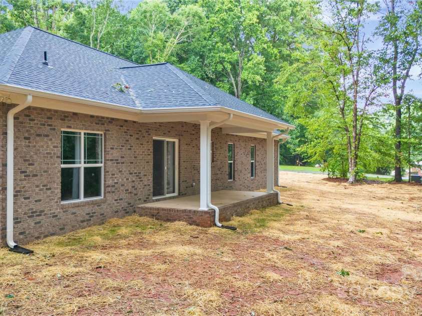 222 Elm Street, Mocksville, NC 27028.  MLS# CAR4275748, YatesRealty ID 23806. 