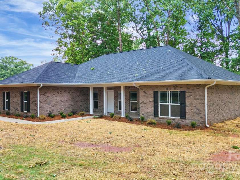 222 Elm Street, Mocksville, NC 27028.  MLS# CAR4275748, YatesRealty ID 23806. 