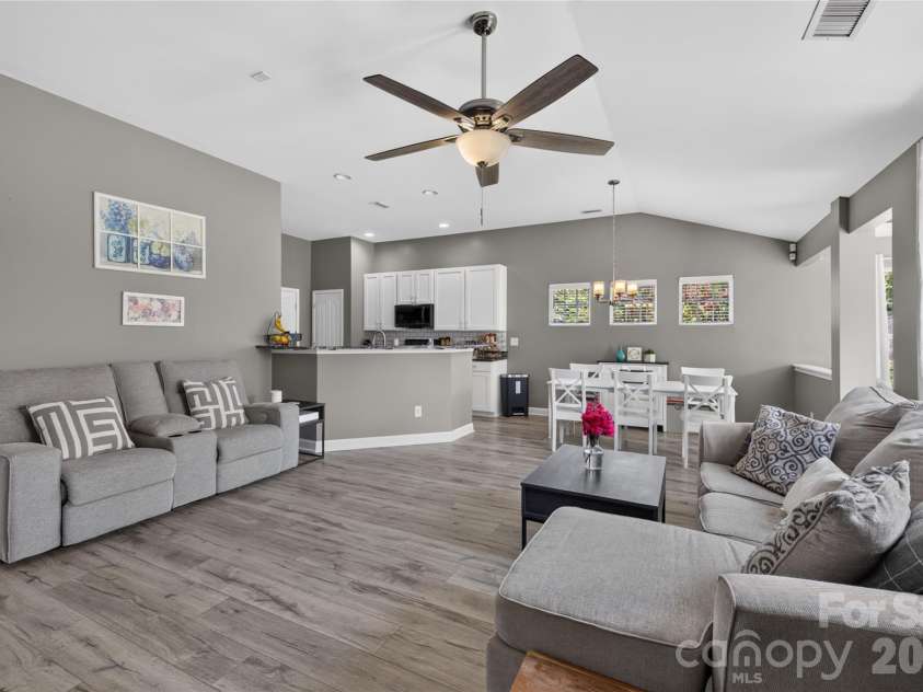 110 Humbold Place, Mooresville, NC 28115.  MLS# CAR4403086, YatesRealty ID 23807. 