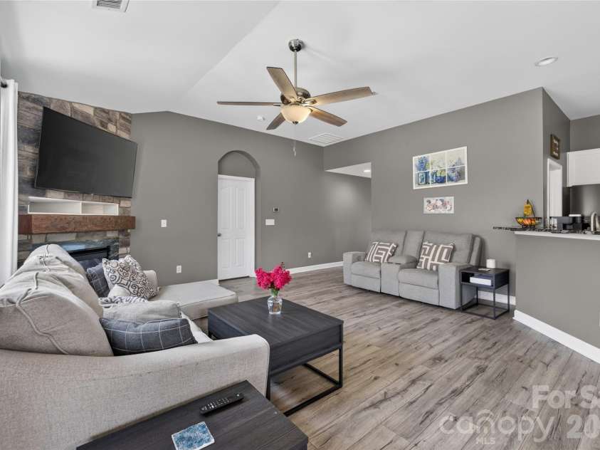 110 Humbold Place, Mooresville, NC 28115.  MLS# CAR4403086, YatesRealty ID 23807. 