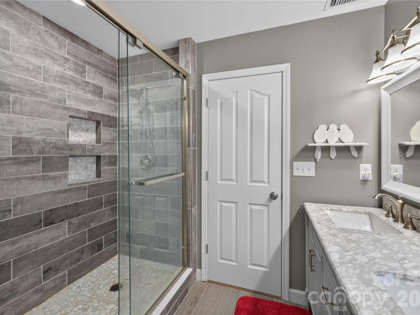 110 Humbold Place, Mooresville, NC 28115.  MLS# CAR4403086, YatesRealty ID 23807. 