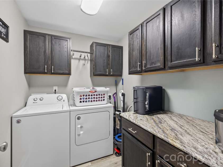 110 Humbold Place, Mooresville, NC 28115.  MLS# CAR4403086, YatesRealty ID 23807. 