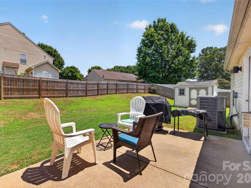 110 Humbold Place, Mooresville, NC 28115.  MLS# CAR4403086, YatesRealty ID 23807. 