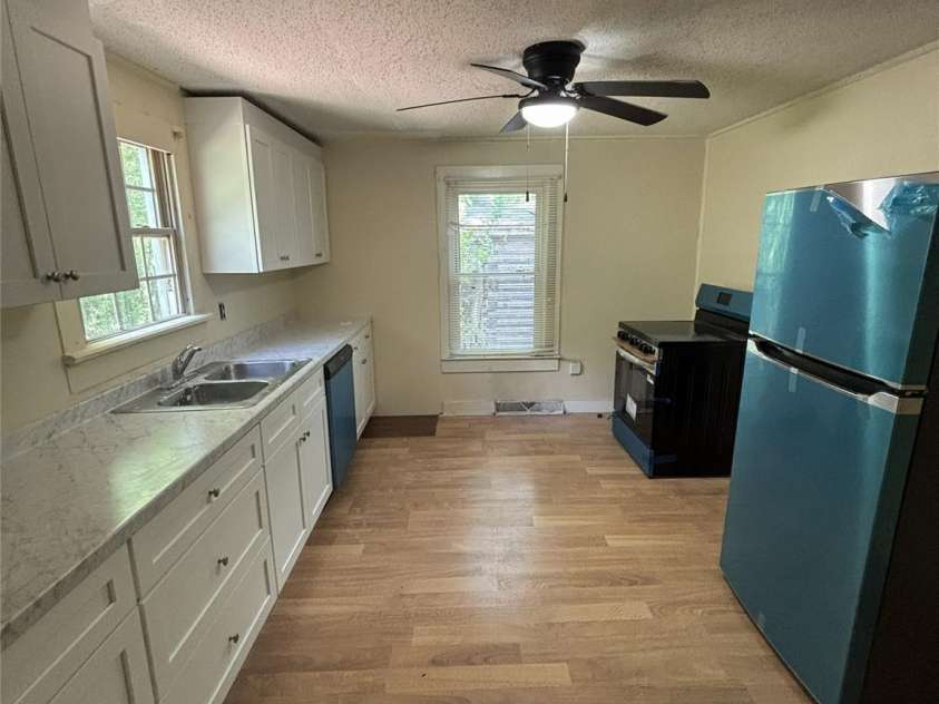 1040 East Drive, Gastonia, NC 28052.  MLS# CAR4366938, YatesRealty ID 23809. 