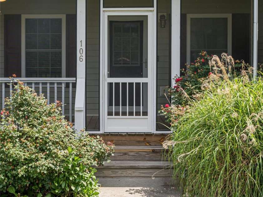 106 Beaver Dam Drive, Mills River, NC 28759.  MLS# CAR4271266, YatesRealty ID 23809. 