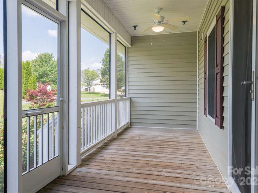 106 Beaver Dam Drive, Mills River, NC 28759.  MLS# CAR4271266, YatesRealty ID 23809. 