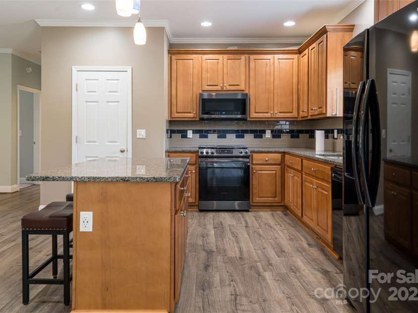 106 Beaver Dam Drive, Mills River, NC 28759.  MLS# CAR4271266, YatesRealty ID 23809. 