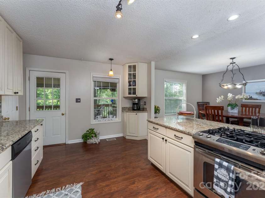 26 Foxberry Drive, Arden, NC 28704.  MLS# CAR4325945, YatesRealty ID 2381. Kitchen