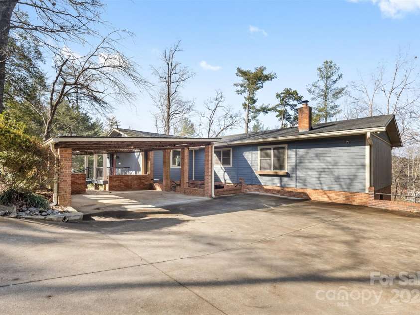 60 Sigmon Drum Road, Hickory, NC 28601.  MLS# CAR4208475, YatesRealty ID 2381. 