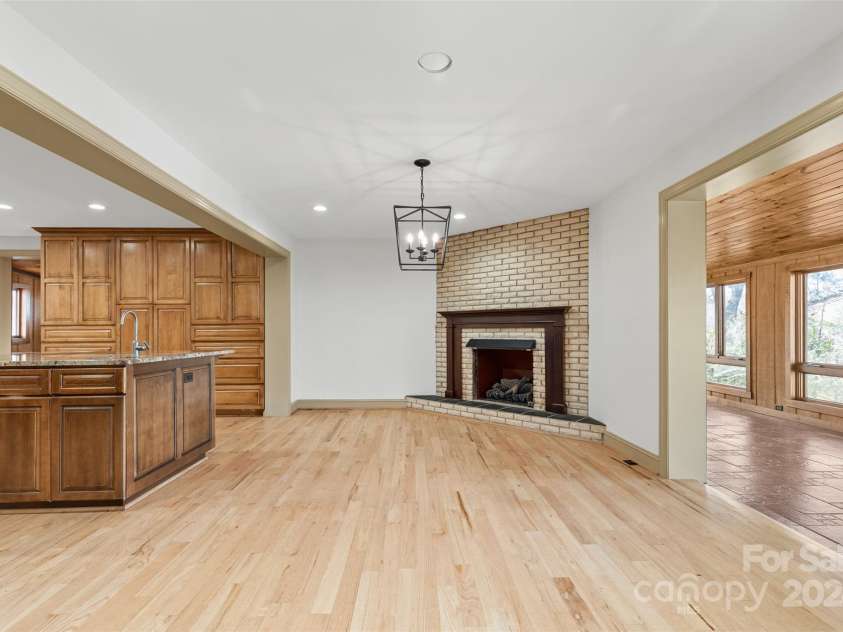 60 Sigmon Drum Road, Hickory, NC 28601.  MLS# CAR4208475, YatesRealty ID 2381. 