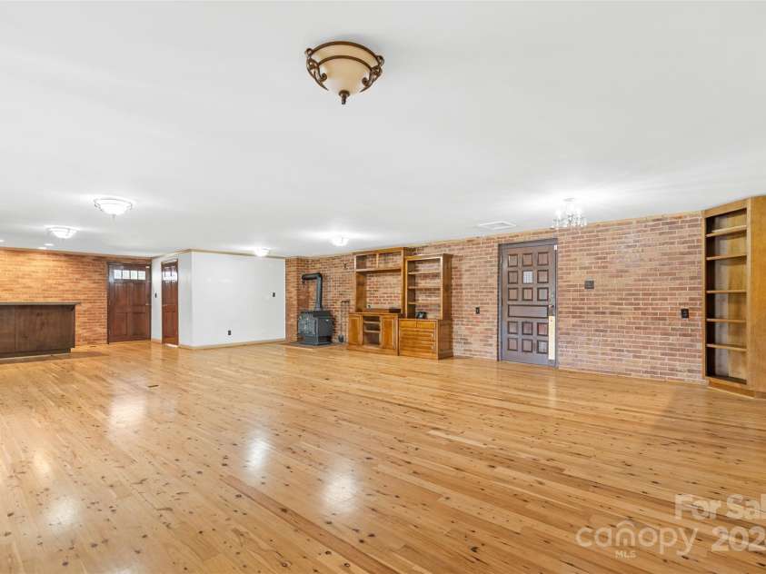 60 Sigmon Drum Road, Hickory, NC 28601.  MLS# CAR4208475, YatesRealty ID 2381. 