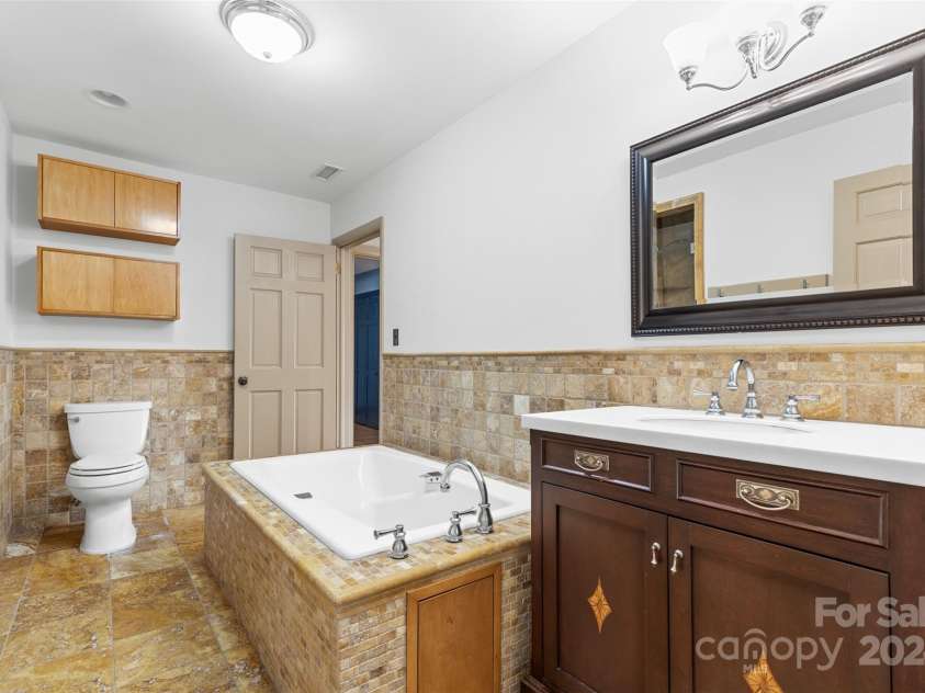 60 Sigmon Drum Road, Hickory, NC 28601.  MLS# CAR4208475, YatesRealty ID 2381. 