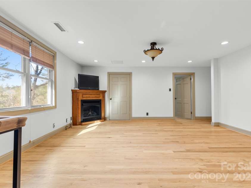 60 Sigmon Drum Road, Hickory, NC 28601.  MLS# CAR4208475, YatesRealty ID 2381. 