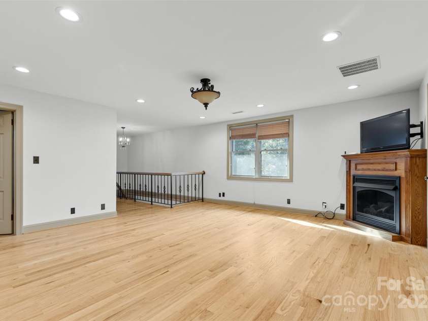 60 Sigmon Drum Road, Hickory, NC 28601.  MLS# CAR4208475, YatesRealty ID 2381. 