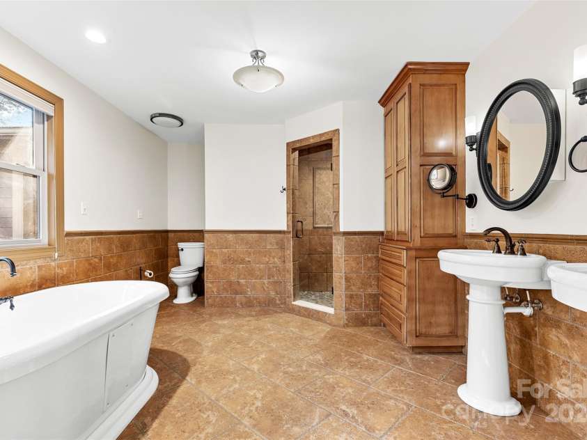 60 Sigmon Drum Road, Hickory, NC 28601.  MLS# CAR4208475, YatesRealty ID 2381. 