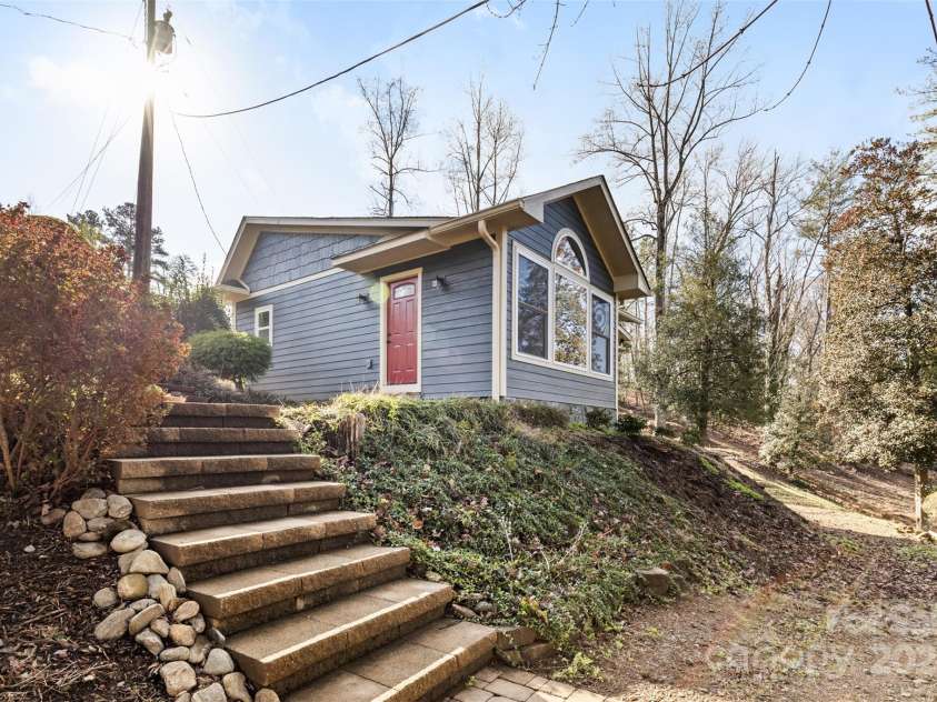 60 Sigmon Drum Road, Hickory, NC 28601.  MLS# CAR4208475, YatesRealty ID 2381. 