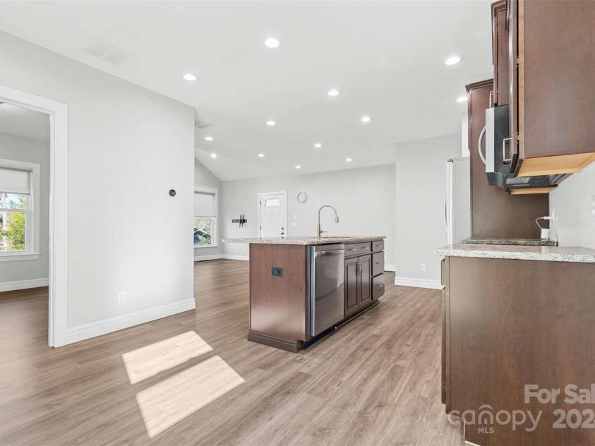 60 Sigmon Drum Road, Hickory, NC 28601.  MLS# CAR4208475, YatesRealty ID 2381. 