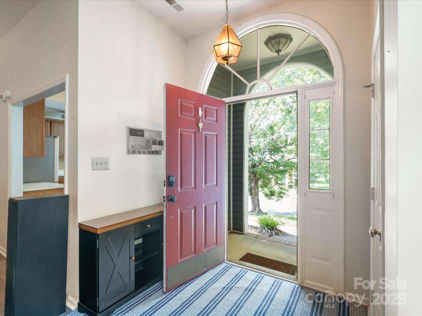 8323 Bedford Green Lane, Charlotte, NC 28215.  MLS# CAR4275537, YatesRealty ID 23810. Foyer