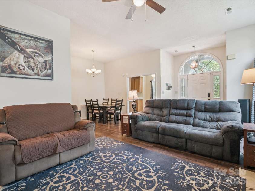 8323 Bedford Green Lane, Charlotte, NC 28215.  MLS# CAR4275537, YatesRealty ID 23810. Living Room
