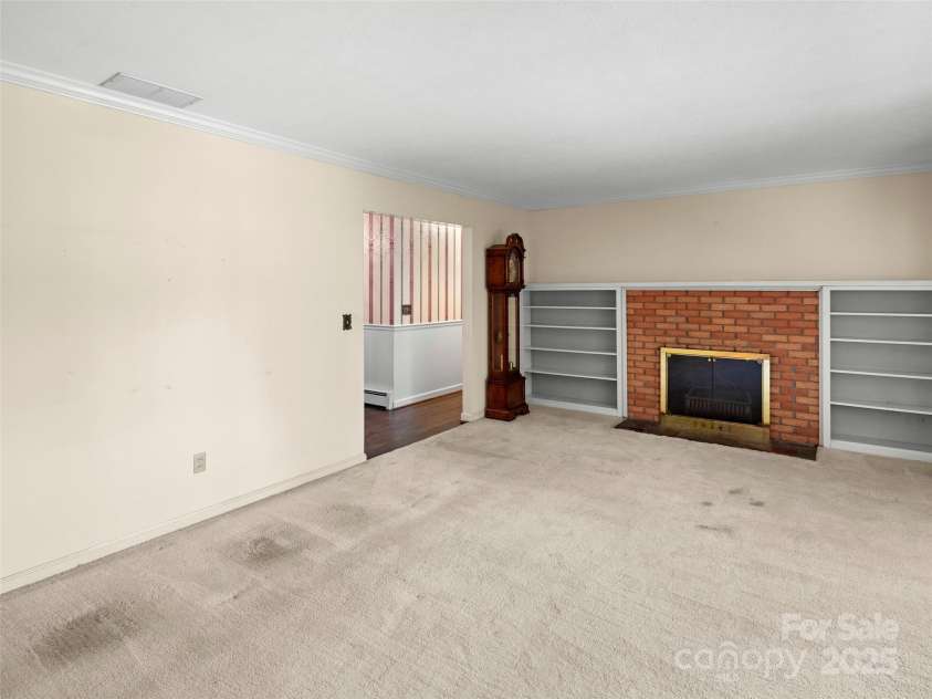 6 Ravenswood Road, Flat Rock, NC 28731.  MLS# CAR4276737, YatesRealty ID 23812. 