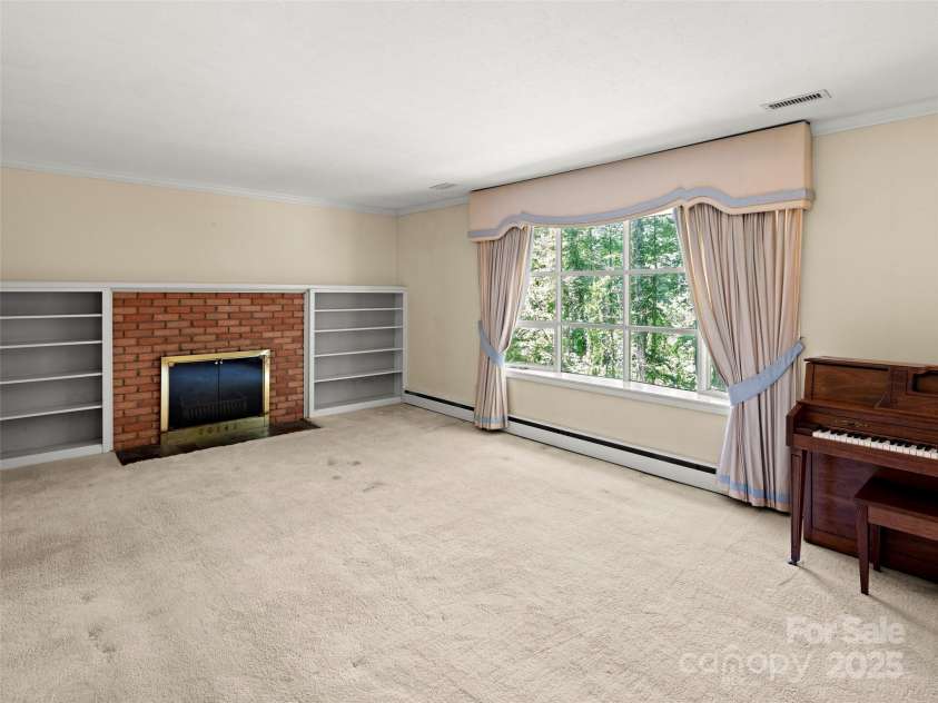 6 Ravenswood Road, Flat Rock, NC 28731.  MLS# CAR4276737, YatesRealty ID 23812. 