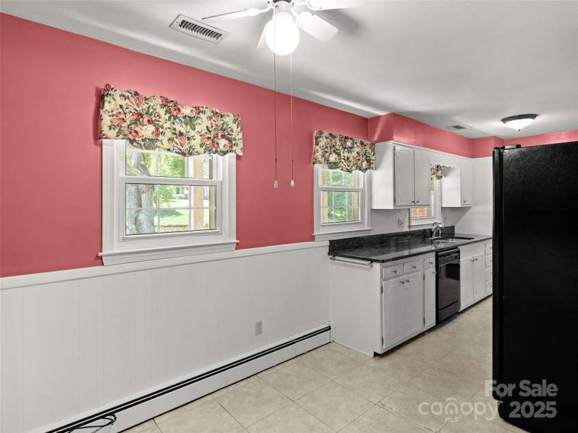 6 Ravenswood Road, Flat Rock, NC 28731.  MLS# CAR4276737, YatesRealty ID 23812. 