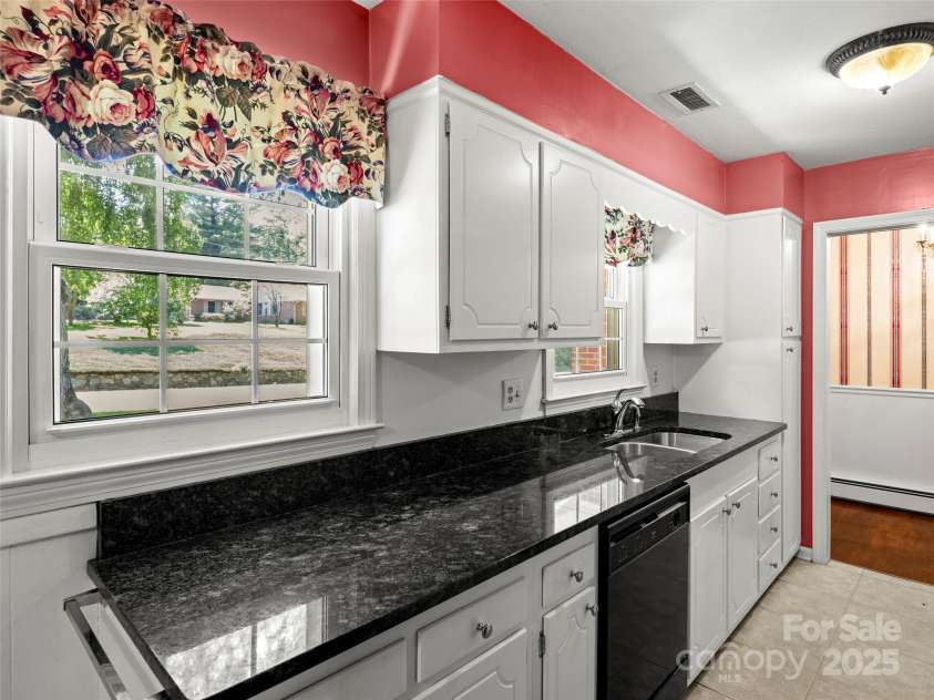 6 Ravenswood Road, Flat Rock, NC 28731.  MLS# CAR4276737, YatesRealty ID 23812. 