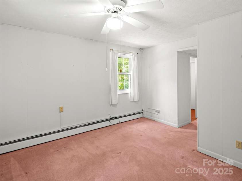 6 Ravenswood Road, Flat Rock, NC 28731.  MLS# CAR4276737, YatesRealty ID 23812. 