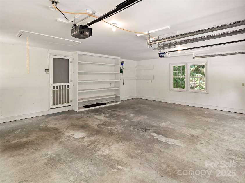 6 Ravenswood Road, Flat Rock, NC 28731.  MLS# CAR4276737, YatesRealty ID 23812. 