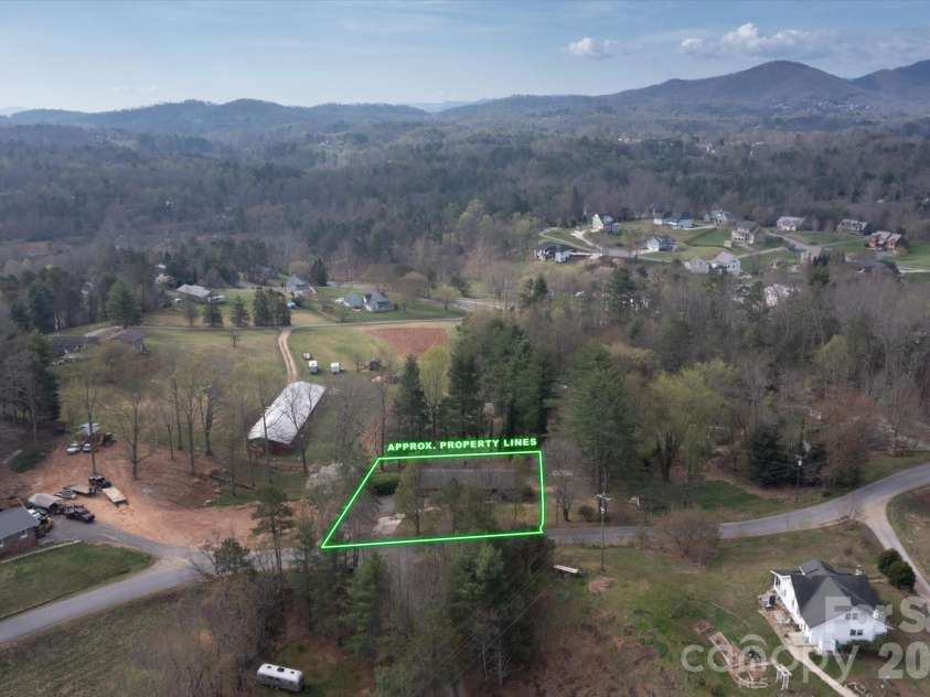 75 Old Macedonia Road, Alexander, NC 28701.  MLS# CAR4364302, YatesRealty ID 23812. Lovely WNC surrounding mountains