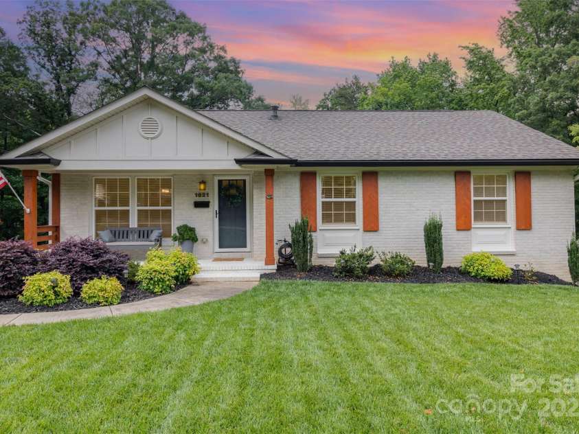 1621 Brookdale Avenue, Charlotte, NC 28210.  MLS# CAR4262821, YatesRealty ID 23813. Front