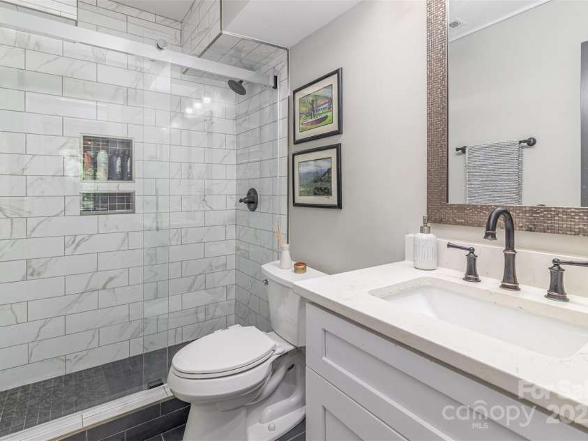 1621 Brookdale Avenue, Charlotte, NC 28210.  MLS# CAR4262821, YatesRealty ID 23813. Full Bath in Basement