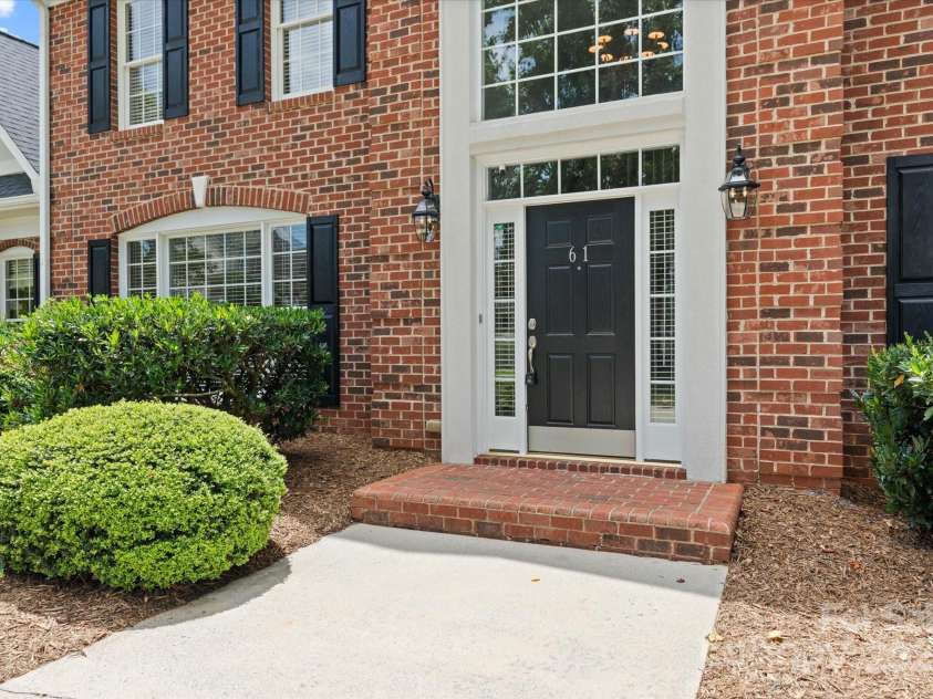 61 38th Avenue, Hickory, NC 28601.  MLS# CAR4274658, YatesRealty ID 23814. 
