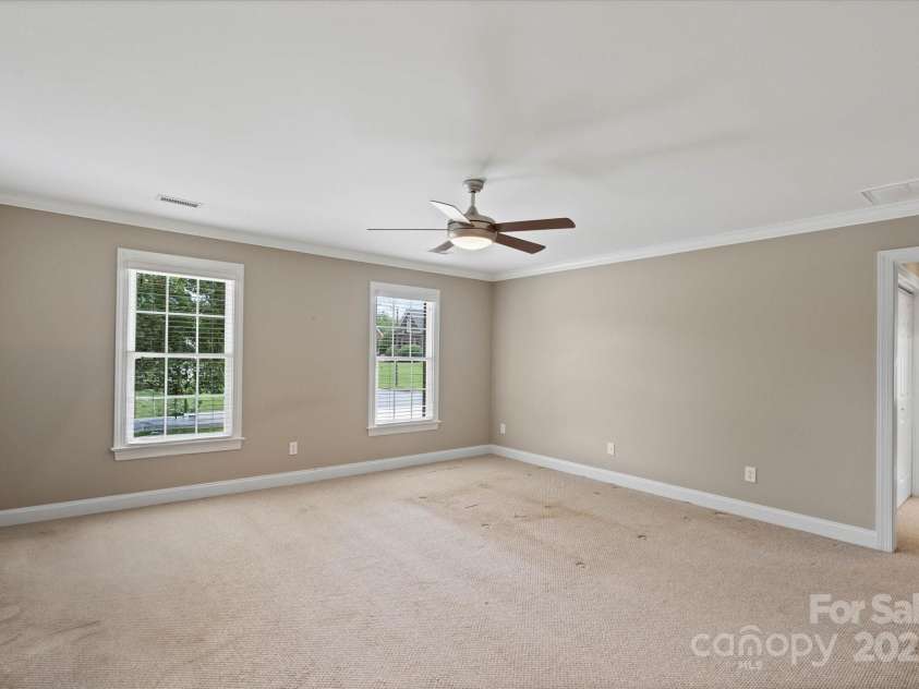 61 38th Avenue, Hickory, NC 28601.  MLS# CAR4274658, YatesRealty ID 23814. 
