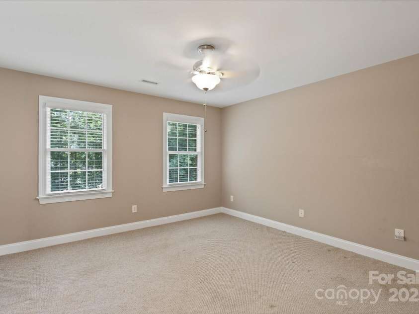 61 38th Avenue, Hickory, NC 28601.  MLS# CAR4274658, YatesRealty ID 23814. 