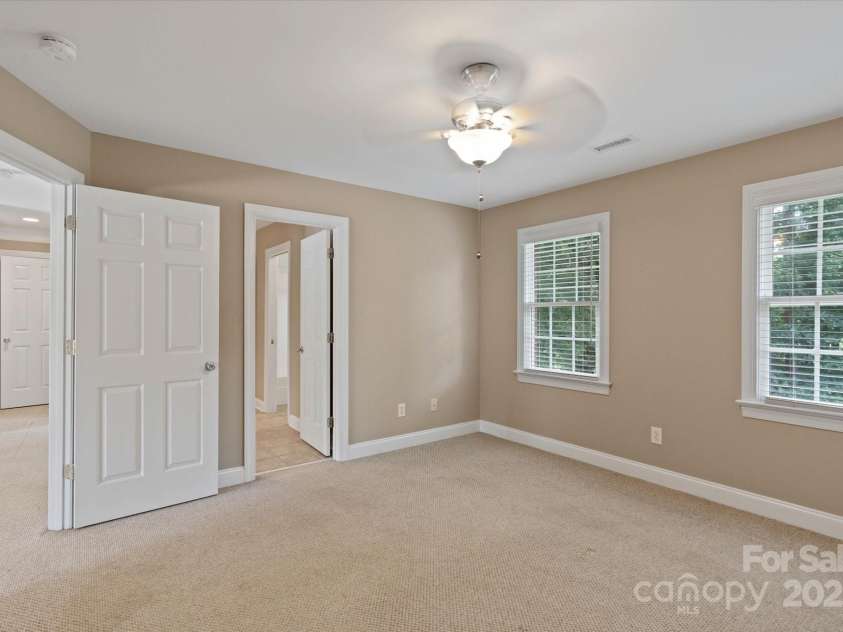 61 38th Avenue, Hickory, NC 28601.  MLS# CAR4274658, YatesRealty ID 23814. 