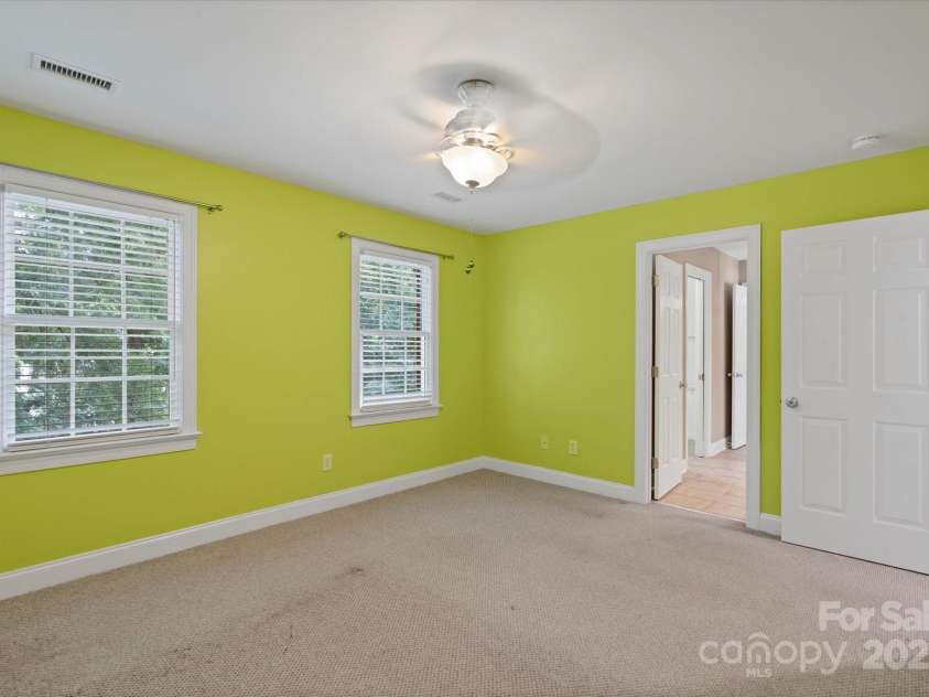 61 38th Avenue, Hickory, NC 28601.  MLS# CAR4274658, YatesRealty ID 23814. 