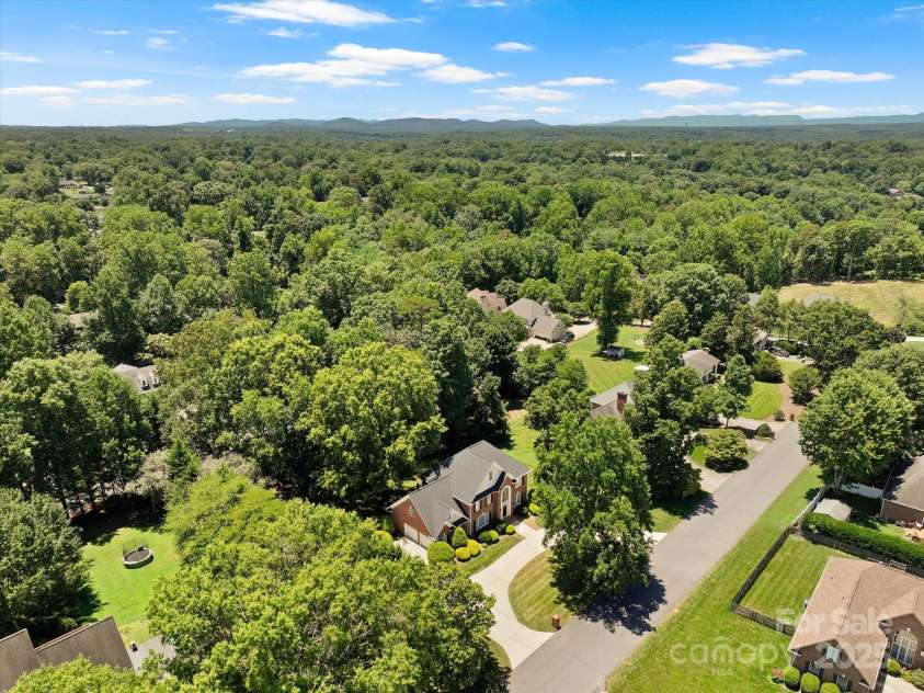 61 38th Avenue, Hickory, NC 28601.  MLS# CAR4274658, YatesRealty ID 23814. 