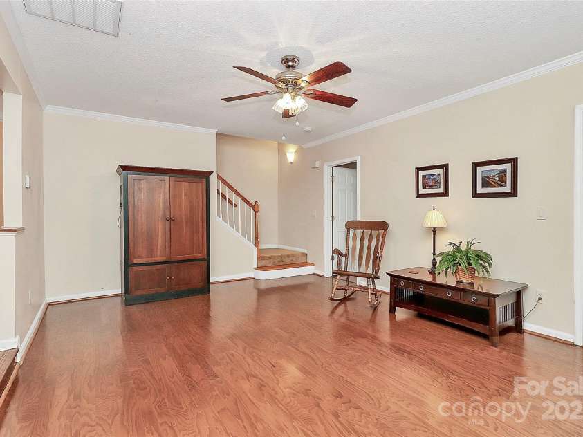 4263 Melrose Club Drive, Matthews, NC 28105.  MLS# CAR4269354, YatesRealty ID 23815. 