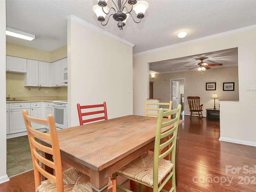 4263 Melrose Club Drive, Matthews, NC 28105.  MLS# CAR4269354, YatesRealty ID 23815. 