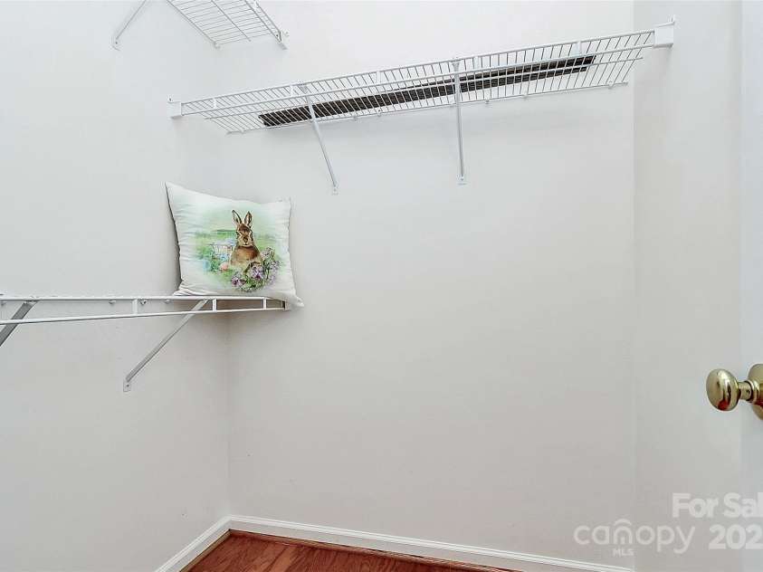 4263 Melrose Club Drive, Matthews, NC 28105.  MLS# CAR4269354, YatesRealty ID 23815. 