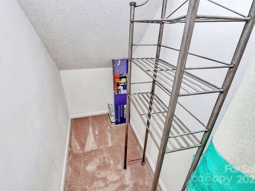 4263 Melrose Club Drive, Matthews, NC 28105.  MLS# CAR4269354, YatesRealty ID 23815. 