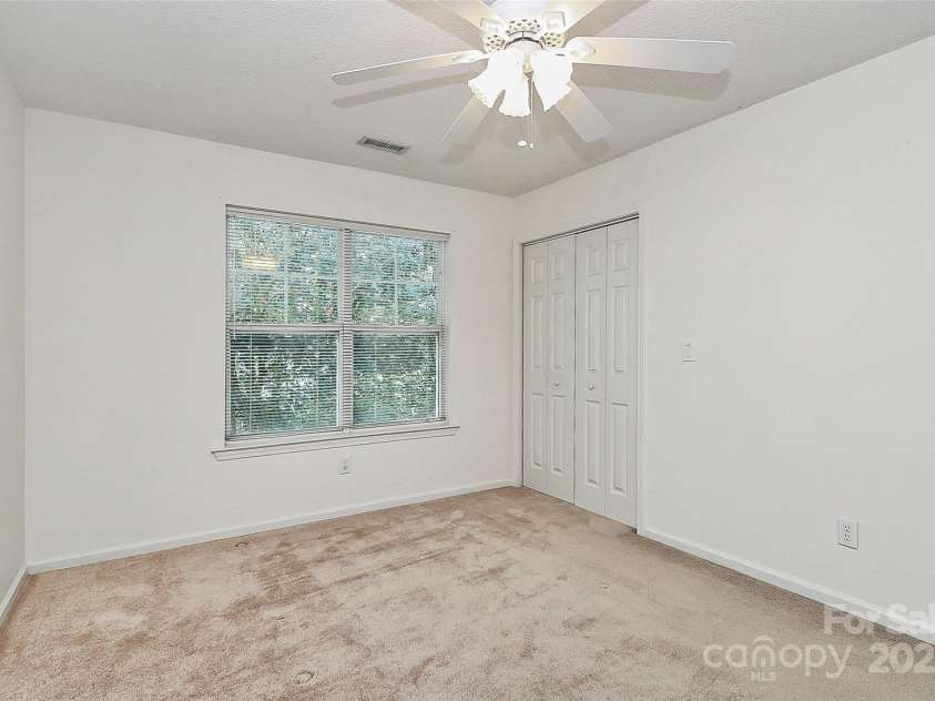 4263 Melrose Club Drive, Matthews, NC 28105.  MLS# CAR4269354, YatesRealty ID 23815. 