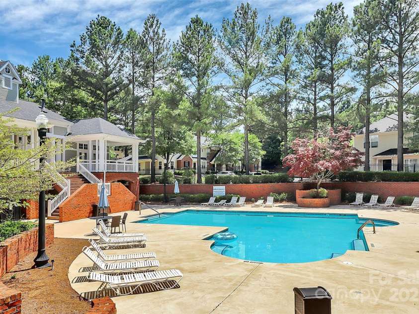 4263 Melrose Club Drive, Matthews, NC 28105.  MLS# CAR4269354, YatesRealty ID 23815. 