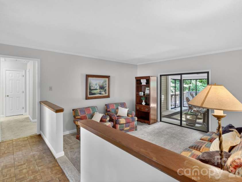 6111 Patrick Place, Charlotte, NC 28210.  MLS# CAR4378572, YatesRealty ID 23815. 